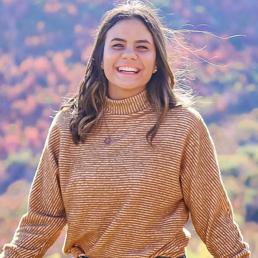 Meet your Posher, Selena